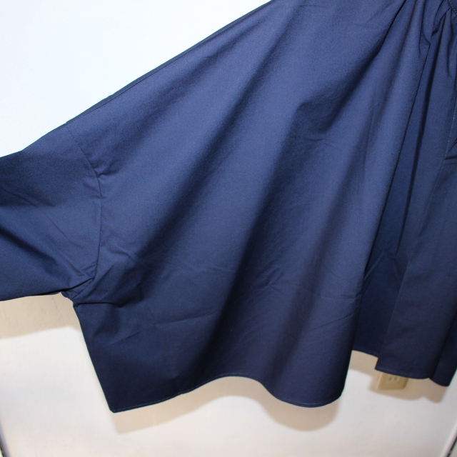THE FACTORY ポンチョ風ブラウス TF17AW-0105 (NAVY) - 画像 (8)
