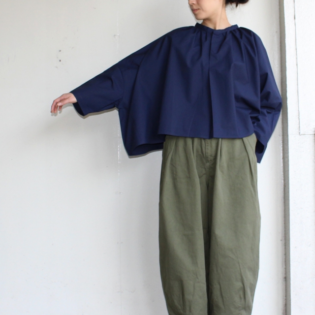 THE FACTORY ポンチョ風ブラウス TF17AW-0105 (NAVY) - 画像 (2)