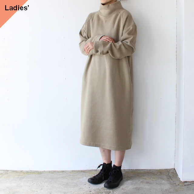 裏起毛モックネックスウェットワンピース （Beige） | C.COUNTLY