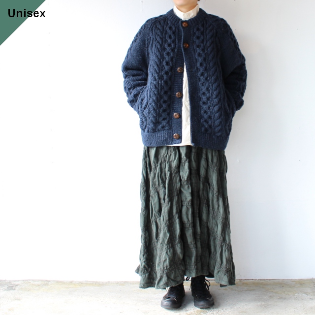 HARVESTY ハンドニットカーディガン Cable Knit Cardigan　（Navy）