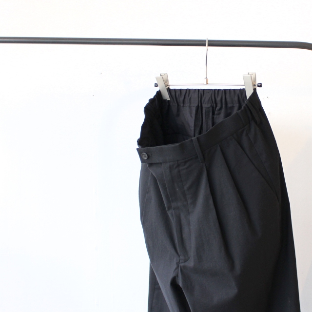 FANTASTICDAYS 2タックテーパードトラウザー UNSLACKS (Black) - 画像 (2)