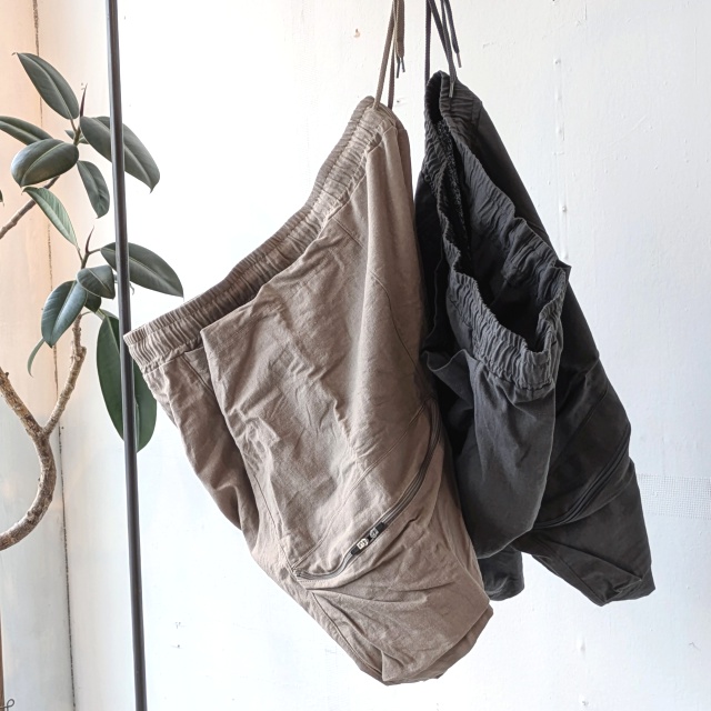 Upscape Audience L/Cキャンバスストレージイージーカーゴショーツ Linen Cotton Canvas Easy Cargo Shorts (Graige) - 画像 (2)