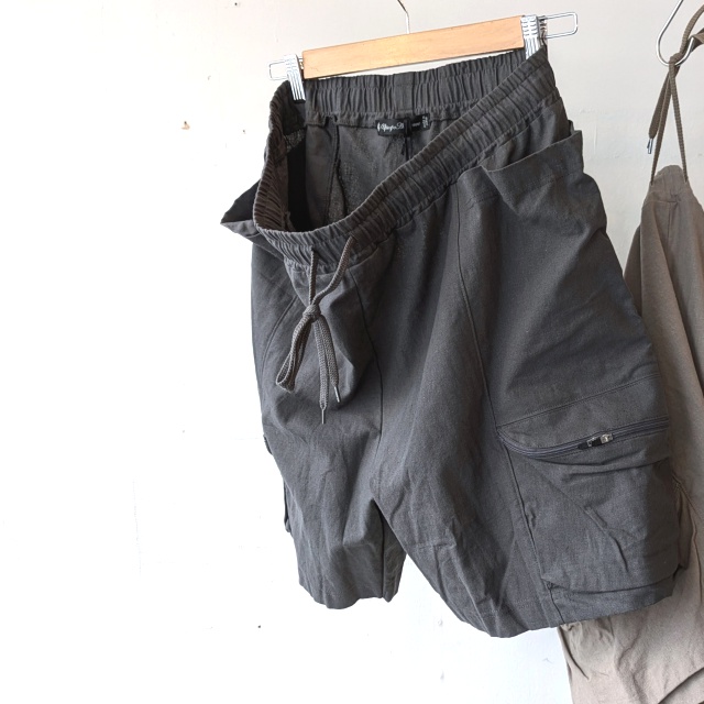 Upscape Audience L/Cキャンバスストレージイージーカーゴショーツ Linen Cotton Canvas Easy Cargo Shorts (Sumikuro) - 画像 (3)