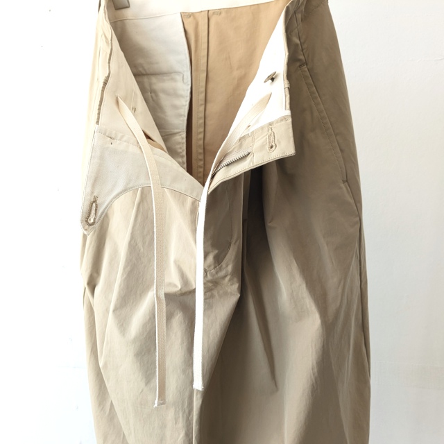 HAVERSACK 塩縮ツイルコクーンスカート Salt-Shrinking Twill Cocoon Skirt / 362622 (Beige) - 画像 (3)