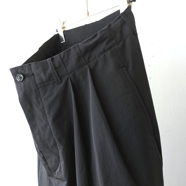 HAVERSACK 塩縮ツイルコクーンスカート Salt-Shrinking Twill Cocoon Skirt / 362622 (Black) - 画像 (2)