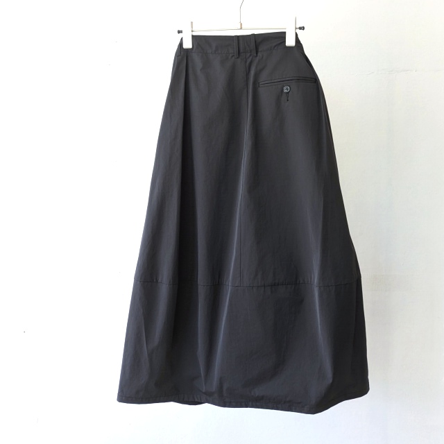 HAVERSACK 塩縮ツイルコクーンスカート Salt-Shrinking Twill Cocoon Skirt / 362622 (Black) - 画像 (5)